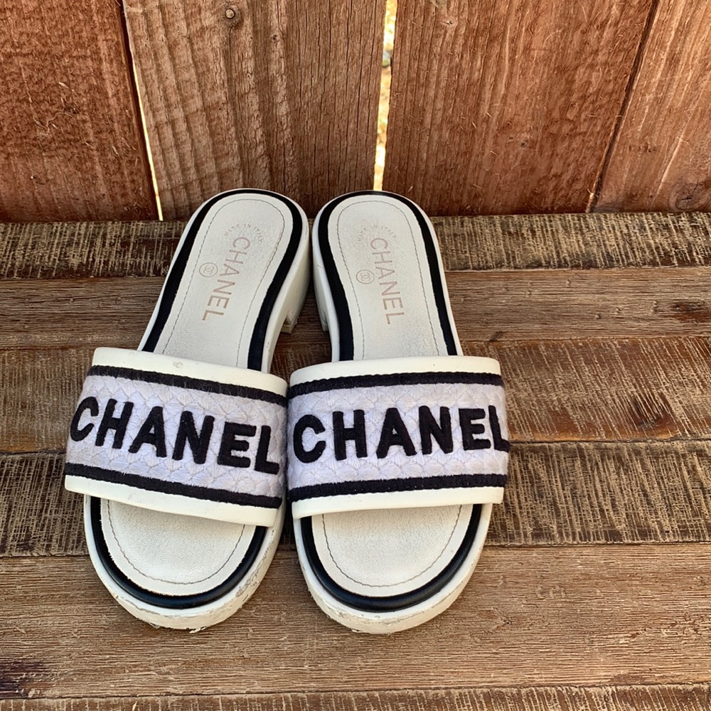 Chanel white sandals size 36 women’s